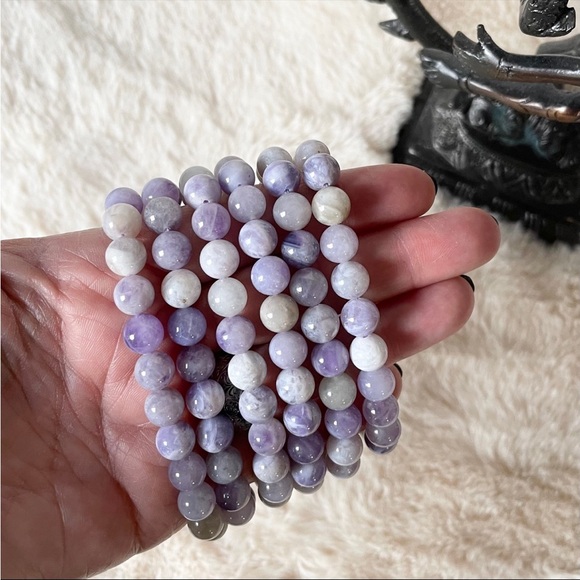 Lavender Jade Stretch Bracelet - Picture 2 of 2